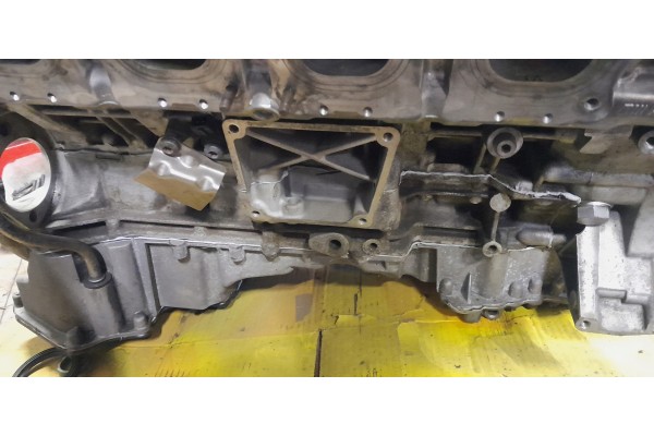 Mercedes 6 3 AMG V8 M156 dobry stan A1560114201 Engine type petrol