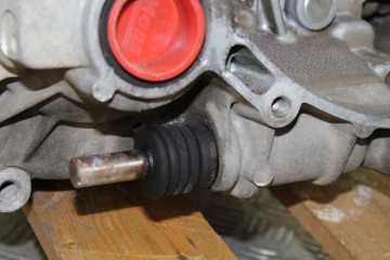 97WT7002EJ  CAJA CAMBIOS FORD KA (CCQ) Básico 2002 97WT7002EJ 188014 FORD - 4