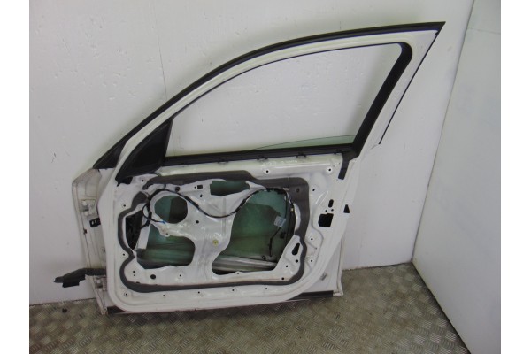 BLANCA PUERTA DELANTERA DERECHA BMW SERIE 1 BERLINA (E81/E87)