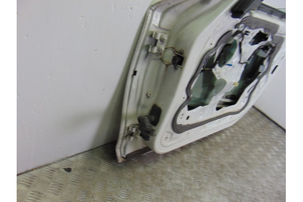 BLANCA PUERTA DELANTERA DERECHA BMW SERIE 1 BERLINA (E81/E87)