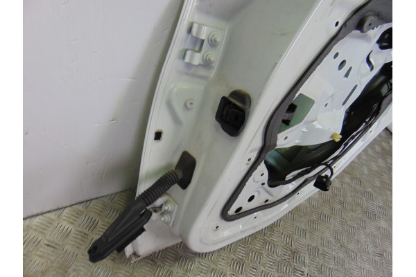 BLANCA PUERTA TRASERA DERECHA BMW SERIE 1 BERLINA (E81/E87)