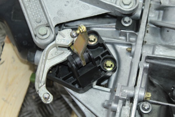 JR5106 CAJA CAMBIOS NISSAN ALMERA (N16/E)
