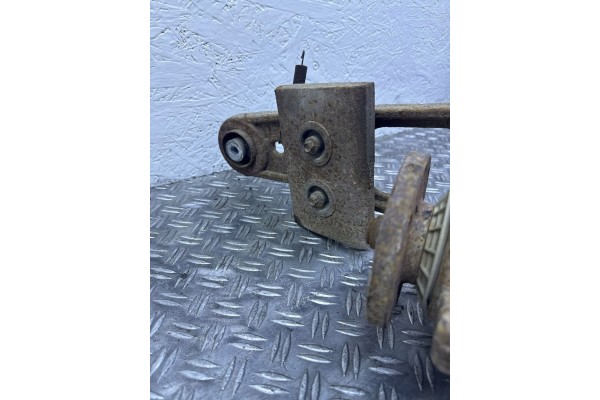 Rear differential Lincoln Navigator S56A152230387H Catalog number of the part S56A152230387H