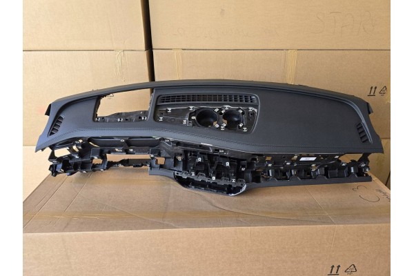 Dashboard Volkswagen PASSAT B9 2023 with and without Head up NEW
