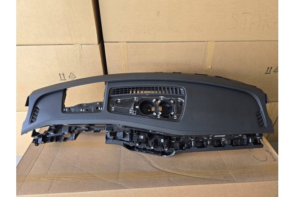 Dashboard Volkswagen PASSAT B9 2023 with and without Head up NEW Part manufacturer Volkswagen OE