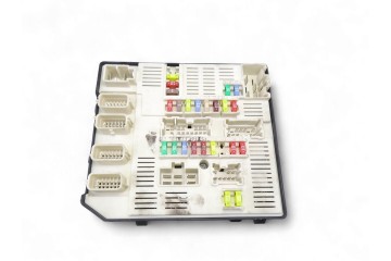 Caja reles / fusibles, Renault Megane Iii Sport Tourer Business 2011, 284B68372R