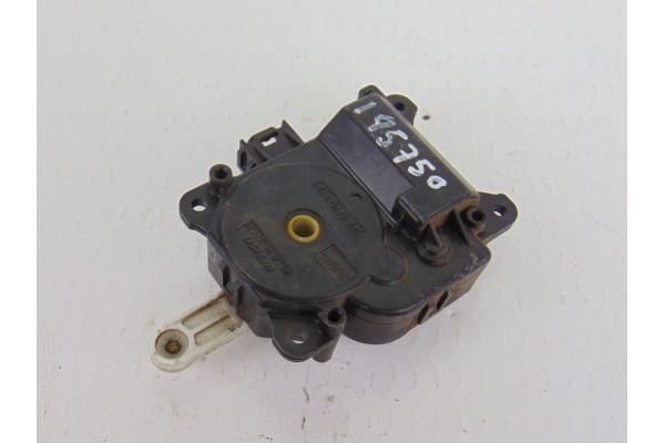 Motor apertura trampillas climatizador, Toyota RAV4 (A2) 2.0 D-4D Sol 4X4 (2003- ) 2004, 063800-0240