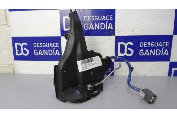 Cerradura puerta trasera derecha, Toyota RAV4 (A2) 2.0 D-4D Executive 4X4 (2003- ) 2002