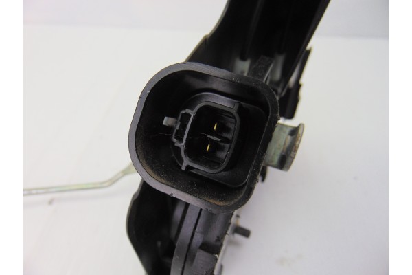 Cerradura puerta trasera derecha, Toyota RAV4 (A2) 2.0 D-4D Sol 4X4 (2003- ) 2004
