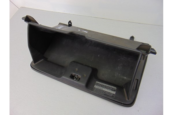 Guantera, Toyota RAV4 (A2) 2.0 D-4D Sol 4X4 (2003- ) 2004