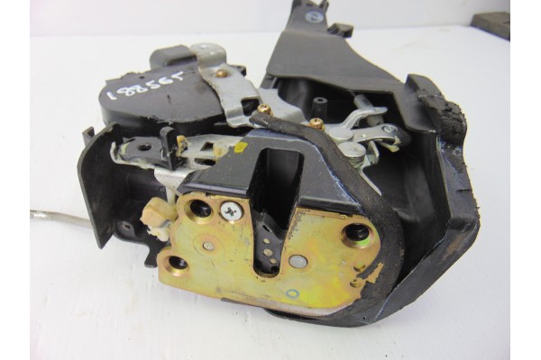 Cerradura puerta trasera derecha, Toyota RAV4 (A2) 2.0 D-4D Sol 4X4 (2003- ) 2004