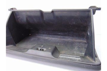 Guantera, Toyota RAV4 (A2) 2.0 D-4D Sol 4X4 (2003- ) 2004