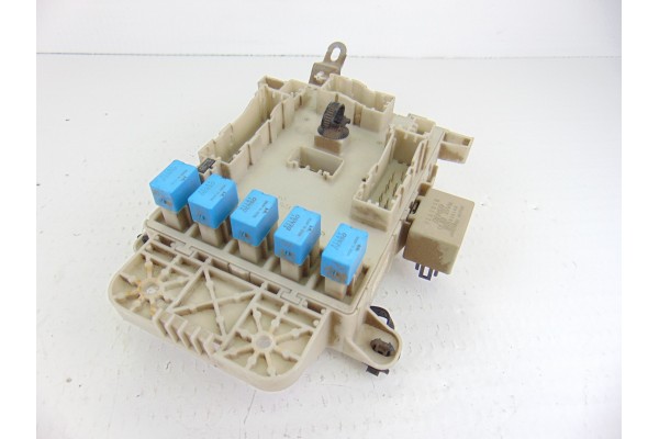 Caja reles / fusibles, Toyota RAV4 (A2) 2.0 D-4D Sol 4X4 (2003- ) 2004