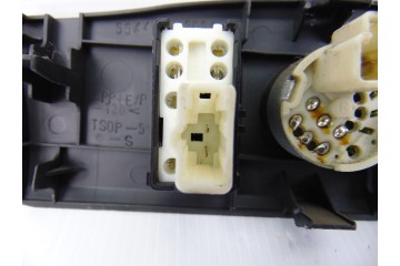 Mando retrovisor, Toyota RAV4 (A2) 2.0 D-4D Sol 4X4 (2003- ) 2004