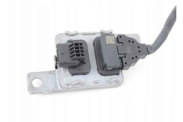 AUDI Q7 4L NOX sensor before catalytic converter 059907807Q ORIGINAL Part manufacturer Volkswagen OE