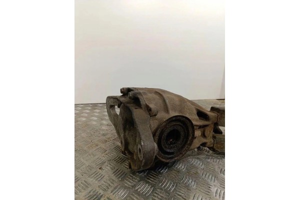 Rear reducer MERCEDES BENZ VIANO W639 A6393510105 2 2L diesel 2004 Part manufacturer Mercedes Benz OE