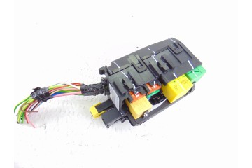 9806192580 CAJA RELES / FUSIBLES PEUGEOT 3008 Active 9806192580 198129 PEUGEOT - 3