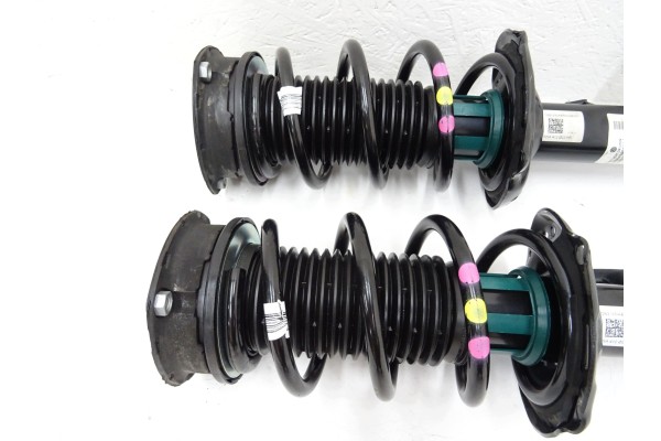 VW GOLF VIII 8 R FRONT SHOCK ABSORBER DCC 5WA413032AA ORIGINAL IDEAL Catalog number of the part 5WA413032AA 5WA412022HR