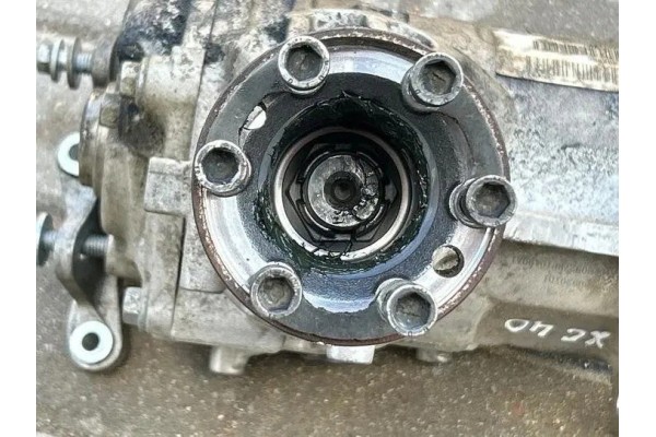 Reductor delantero VOLVO T6157609 2.0L diésel 110kW 2019