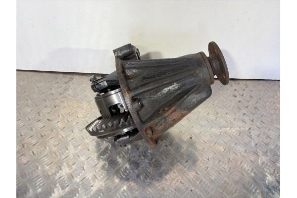 2005 Toyota Land Cruiser J100 Rear Differential 4111060880 Part manufacturer Toyota OE