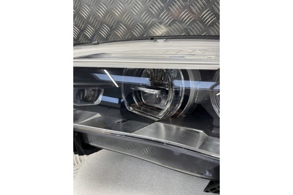 BMW OE 7442647 X5 F15 HEADLIGHT LAMP LEFT FRONT COMPLETE Part manufacturer Mercedes Benz OE