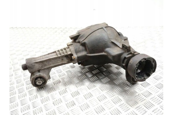 Front reducer JEEP COMMANDER XK XH P52111937AD 2 99L diesel 160kW Part manufacturer Jeep OE