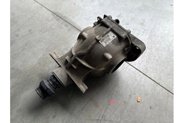 2017 BMW 5 G30 G31 G38 Rear differential 8618720 Part manufacturer BMW OE