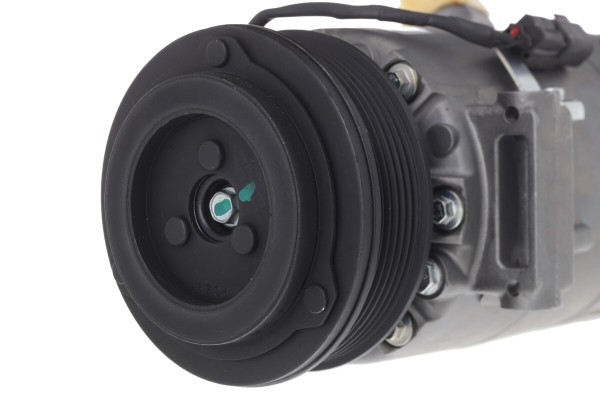AIR CONDITIONING COMPRESSOR VALEO
