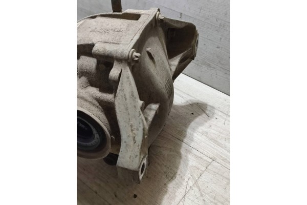 Front differential Mercedes Benz C AMG W205 2053504436 Installation side multipurpose