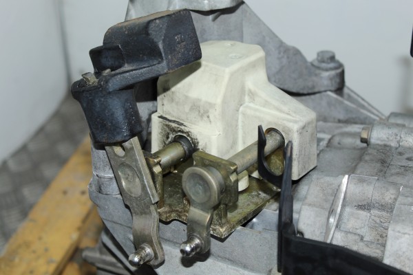 1S4R7002MB CAJA CAMBIOS FORD FOCUS BERLINA (CAK) Ambiente 2001 1S4R7002MB 209149 FORD - 6