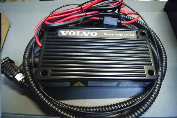 VOLVO 23672301 CONTROL UNIT BATTERY CHARGER