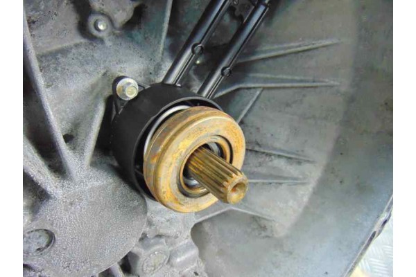 97WT-7002-EG CAJA CAMBIOS FORD KA (CCQ) Básico 1999 97WT-7002-EG 174606 FORD - 4