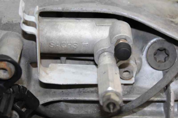 DHZ CAJA CAMBIOS AUDI A4 BERLINA (B5) 1.8 1997 DHZ 186647 AUDI - 8