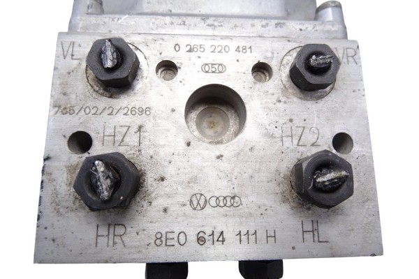 8E0614111H  ABS AUDI A6 BERLINA (4B2) 2.5 TDI 2001 8E0614111H 212869 AUDI - 2