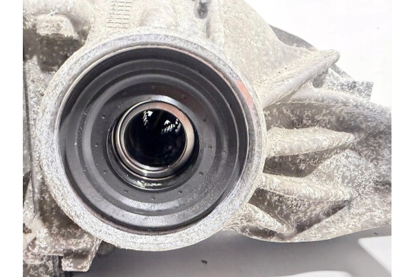 Rear reducer BMW 8686984 4 4L gasoline 390kW 2018 Catalog number of the part 8686984