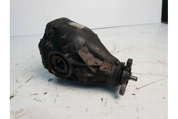 Rear reducer MERCEDES BENZ SLK R172 1723508000 6 0L 2011 Part manufacturer Mercedes Benz OE