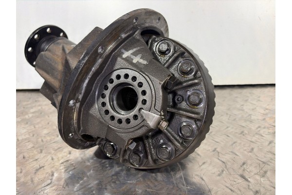2000 Mitsubishi Pajero Sport I Rear Differential MR528183