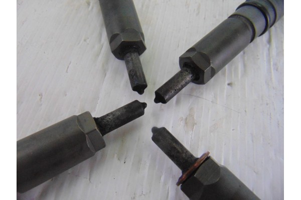 0445110175 INYECTOR OPEL ASTRA H BERLINA