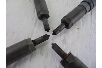 0445110175 INYECTOR OPEL ASTRA H BERLINA