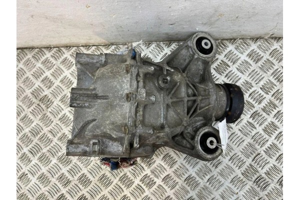 Rear reducer JAGUAR XE X760 GX734A213FE diesel 120kW 2019 Catalog number of the original GX734A213FE