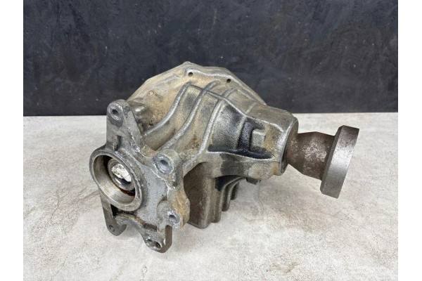 Front reducer VOLVO XC90 I 30713660 2 4L diesel 120kW 2005