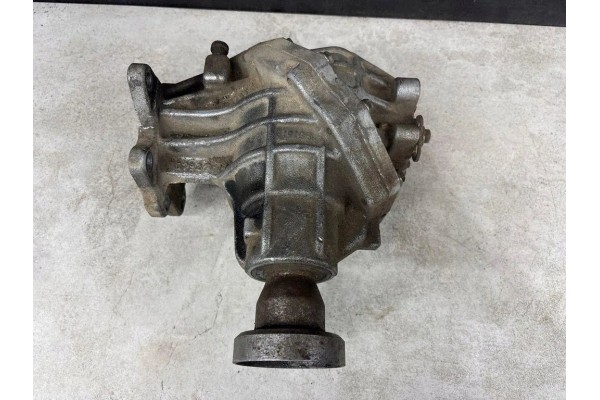 Front reducer VOLVO XC90 I 30713660 2 4L diesel 120kW 2005 Catalog number of the original 30713660
