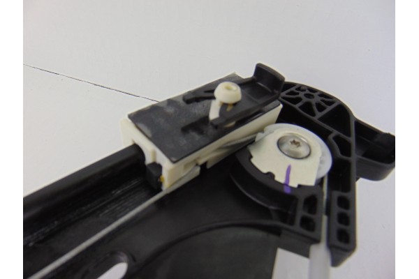 9830389380  ELEVALUNAS DELANTERO IZQUIERDO PEUGEOT 3008 Active 9830389380 198100 PEUGEOT - 4