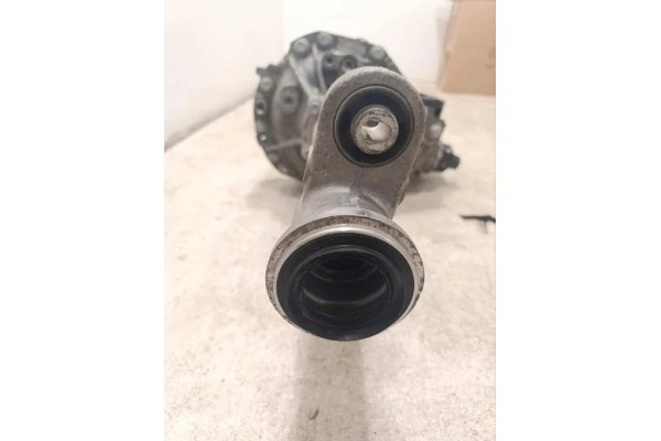 Front reducer LAND ROVER DEFENDER Van L663 M8B23017AC gasoline 221kW Car type passenger cars
