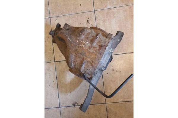Rear reducer MERCEDES BENZ VITO MIXTO Van W639 A6393510105 2 1L Part manufacturer Mercedes Benz OE