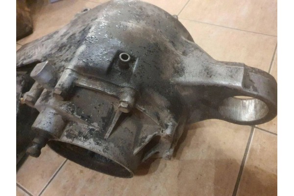 Rear reducer AUDI 80 81 85 B2 857525131 1 6L gasoline 1986 Catalog number of the part 857525131