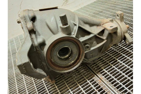 Rear differential Mercedes Benz C W204 2073500514 Installation side multipurpose