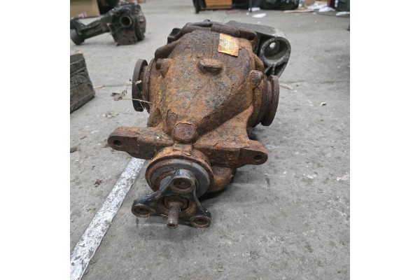 Rear differential BMW 3 E90 E91 7556674 2 47 Car type passenger cars