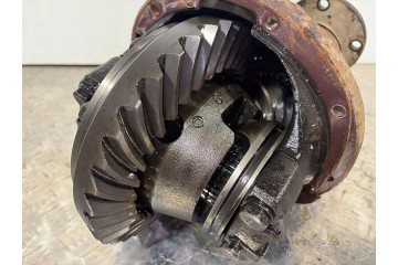 2004 Nissan Patrol Y61 Rear Differential 3830003J65 Part manufacturer Nissan OE