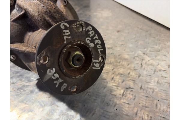 2004 Nissan Patrol Y61 Rear Differential 3830003J65 Installation side rear